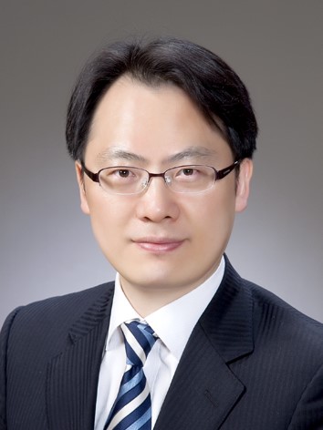 윤성원 선생님 사진